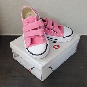 BNWT Airwalk Pink velcro shoes toddler size 7